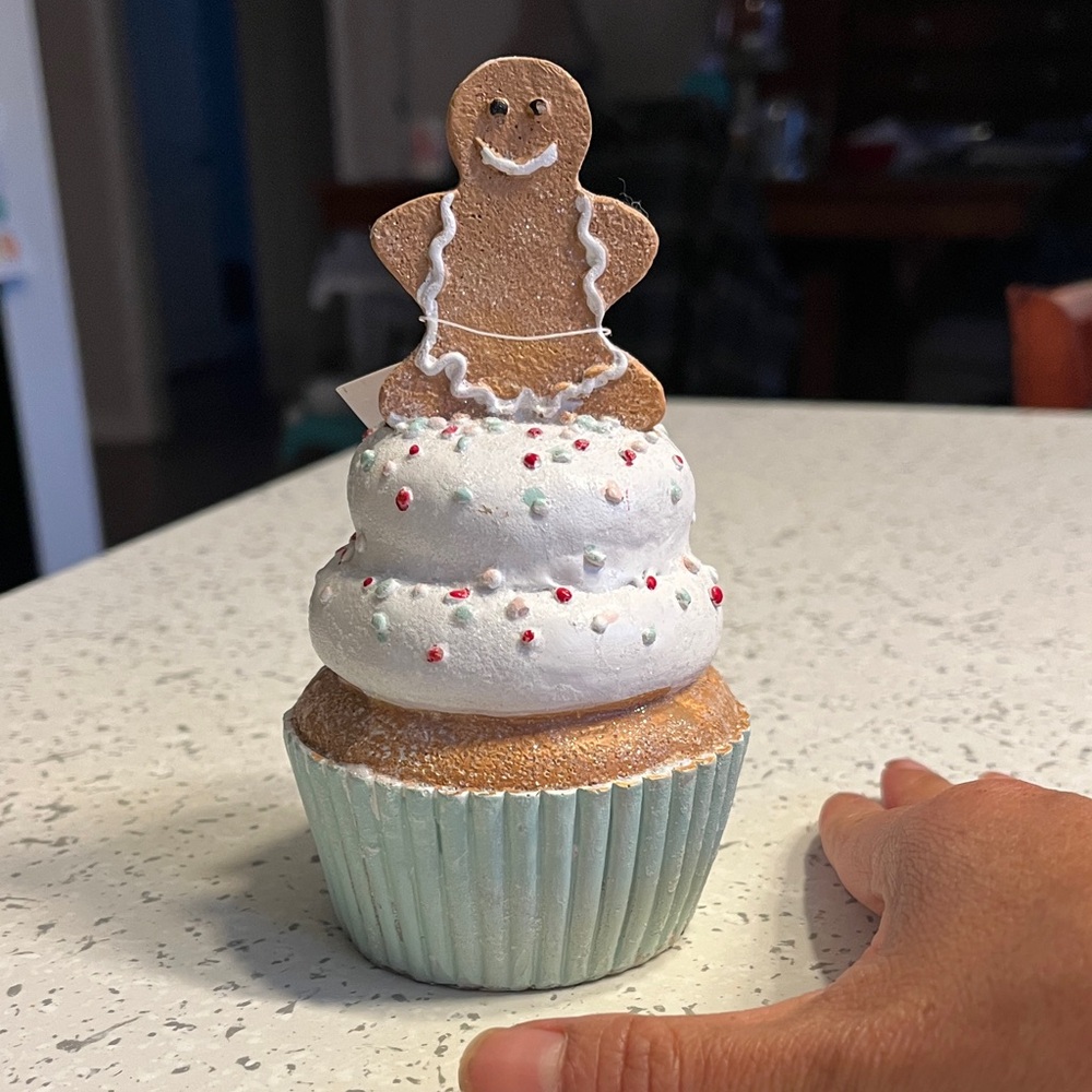 Gingerbread Man Cupcake Decoration